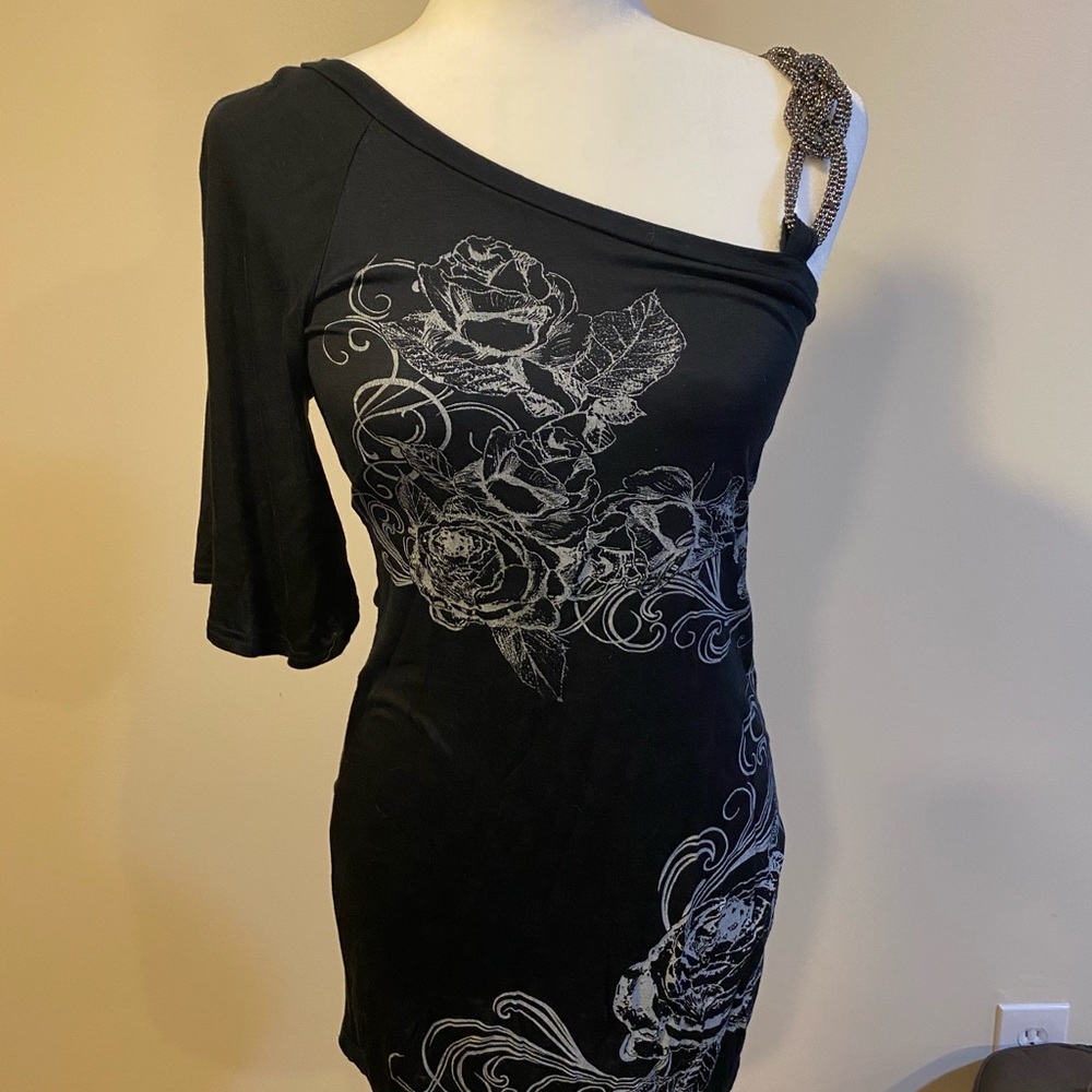 Black Asymmetrical Graphic Tunic Blouse